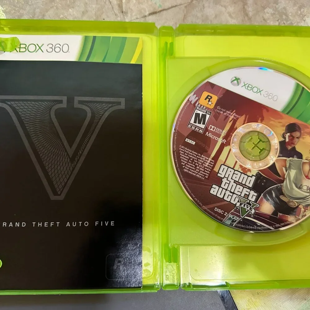 Grand Theft Auto V Xbox 360 2013 Complete CIB Two Disc No Map